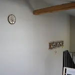 Au Chat'rme Des Blanches Pierres