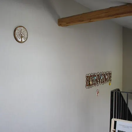 Au Chat'rme Des Blanches Pierres