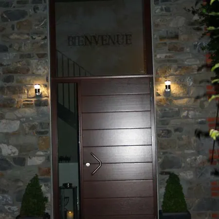 Au Chat'rme Des Blanches Pierres