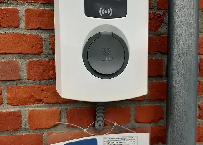 Au Chat'rme Des Blanches Pierres 3*