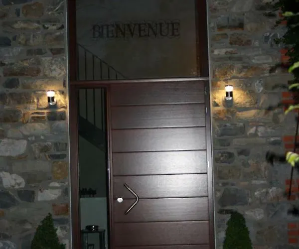 Au Chat'rme Des Blanches Pierres