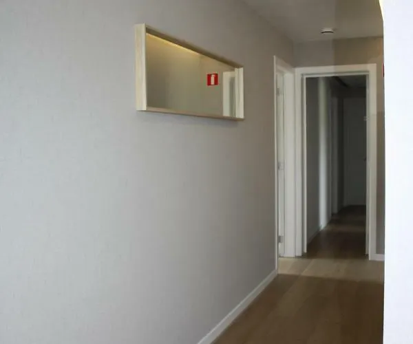 Au Chat'rme Des Blanches Pierres